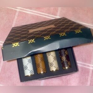 Fancy style gift 🎁 set. Toothbrushes  🪥 🌸